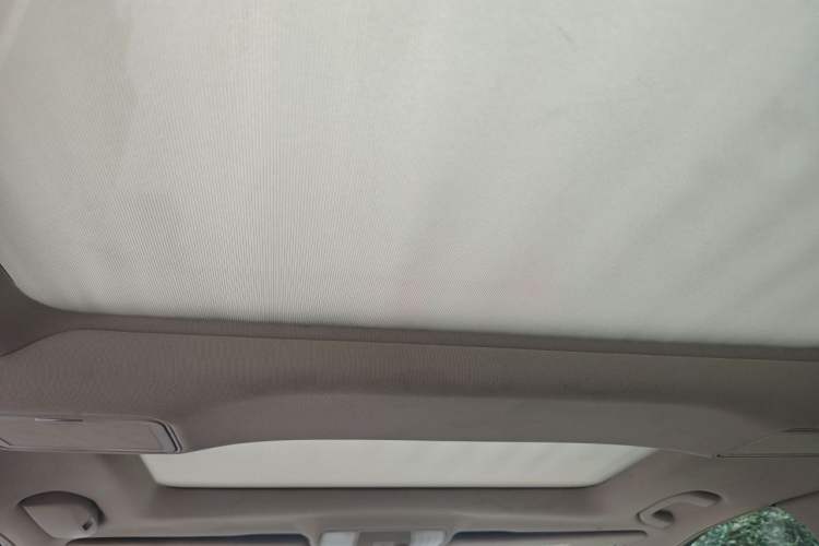 Used Mercedes-Benz E-Class 2014 E 260 L Headliner