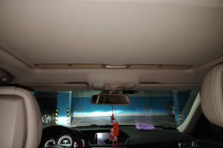 Used Mercedes-Benz E-Class 2014 E 260 L Sport Edition Headliner