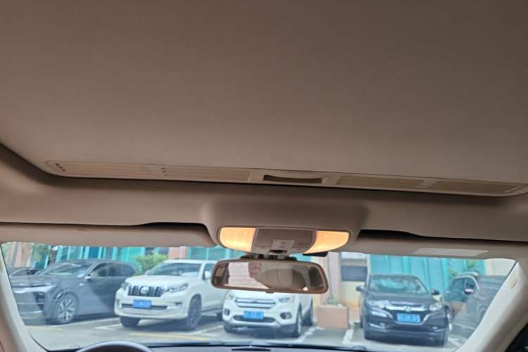 Used Mercedes-Benz E-Class 2014 E 260 L Sport Edition Headliner