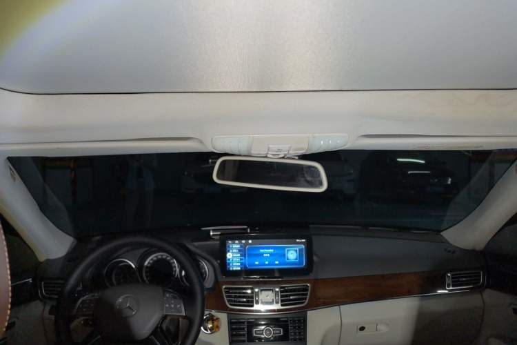 Used Mercedes-Benz E-Class 2014 Facelifted E 260 L Luxury Edition Headliner