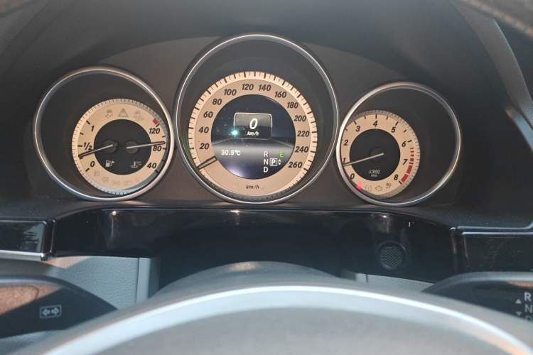 Used Mercedes-Benz E-Class 2014 E 260 L Sport Edition Instrument Cluster
