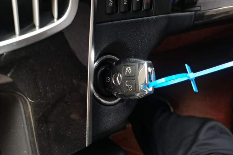 Used Mercedes-Benz E-Class 2014 Restyled E 300 L Sport Edition Interior 1