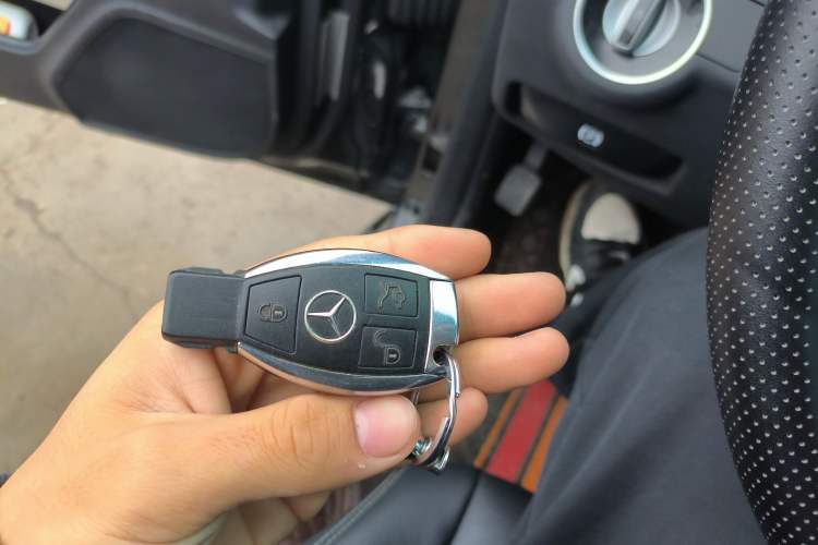 Used Mercedes-Benz E-Class 2014 E 260 Coupe Interior 1
