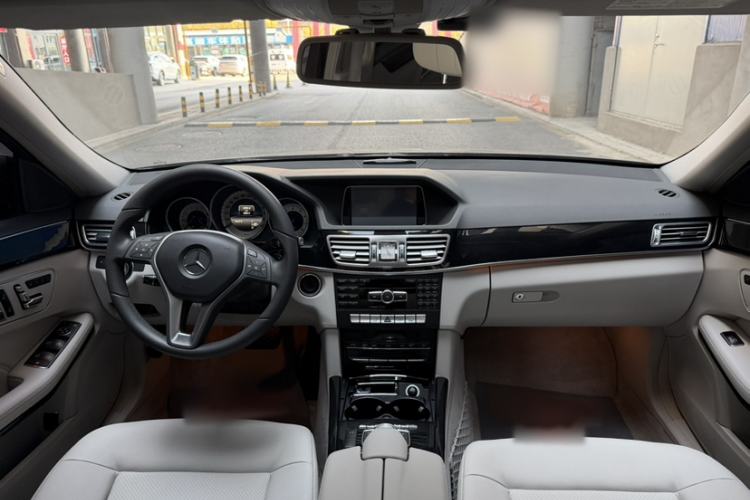 Used Mercedes-Benz E-Class 2014 E 260 L Sport Edition Interior 1