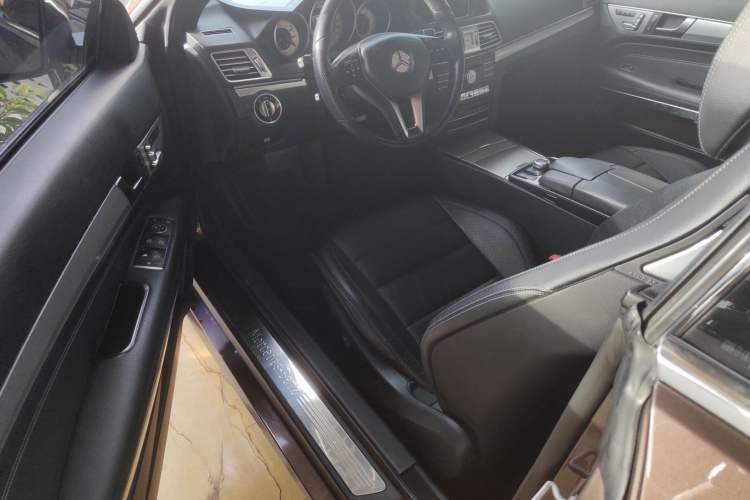 Used Mercedes-Benz E-Class 2014 E 200 Coupe Interior 2