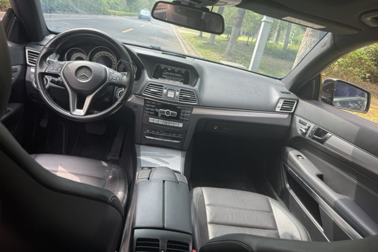 Used Mercedes-Benz E-Class 2014 E 200 Coupe Interior 2