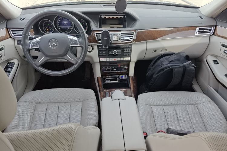 Used Mercedes-Benz E-Class 2014 E 300 L Interior 2