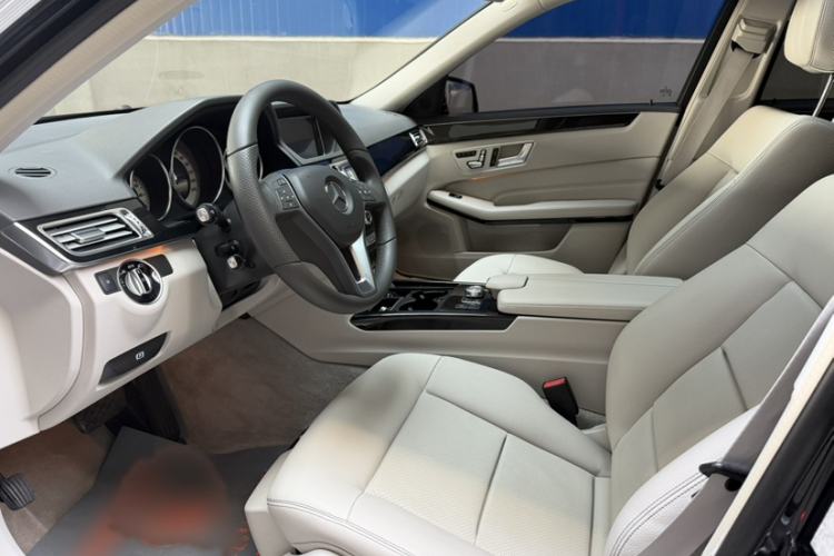 Used Mercedes-Benz E-Class 2014 E 260 L Sport Edition Interior 4