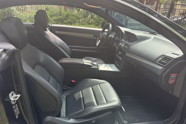 Used Mercedes-Benz E-Class 2014 E 200 Coupe Interior 4