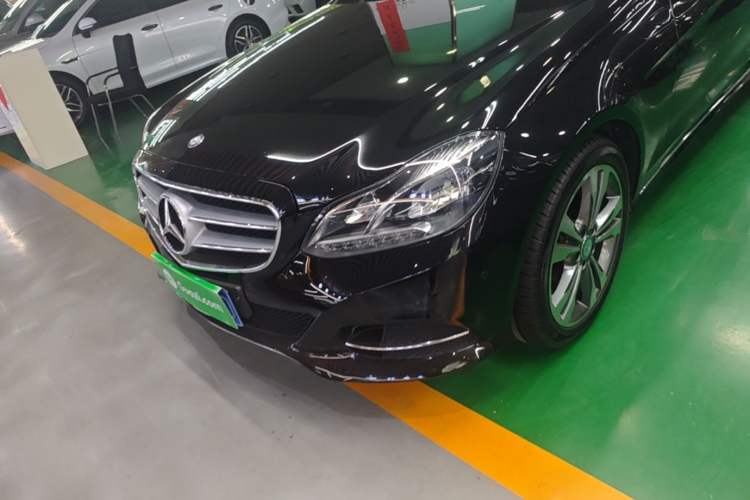 Used Mercedes-Benz E-Class 2014 E 260 L Sport Edition Left Front Headlight