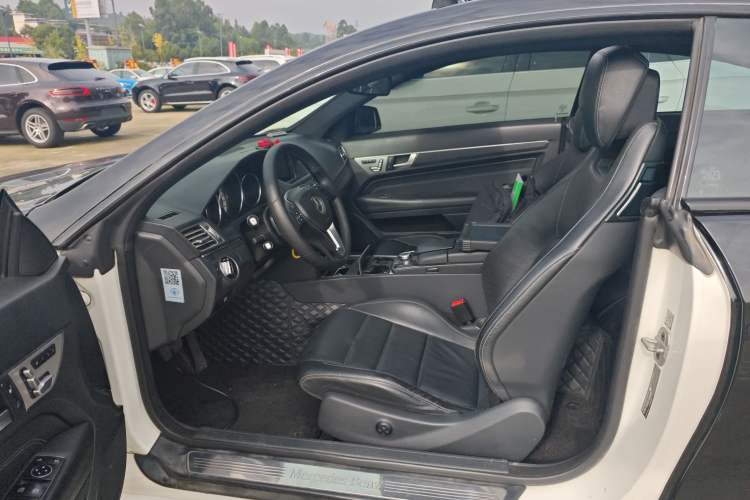 Used Mercedes-Benz E-Class 2014 E 200 Coupe Left Front Seat