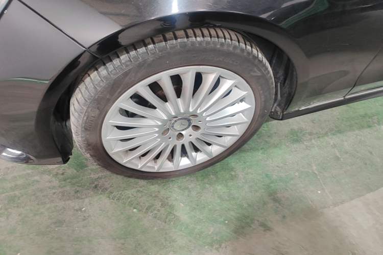 Used Mercedes-Benz E-Class 2014 E 300 L Left Front Wheel Hub