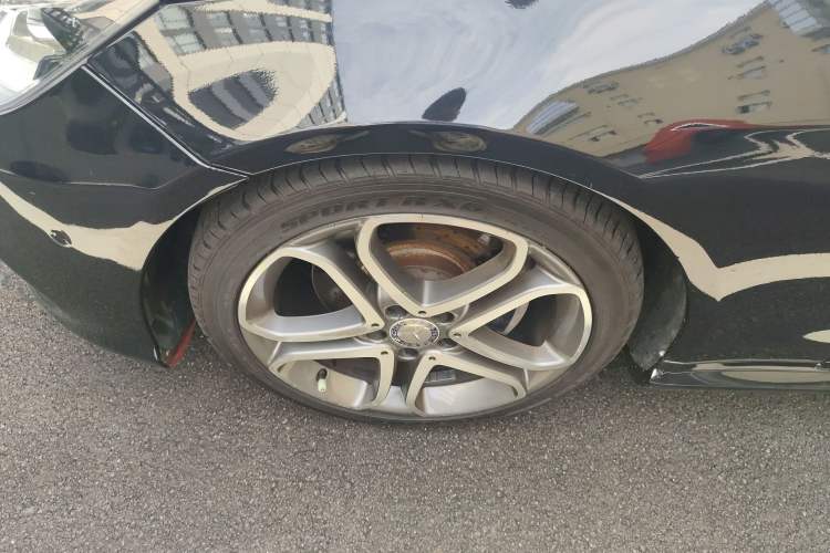 Used Mercedes-Benz E-Class 2014 E 200 Coupe Left Front Wheel Hub
