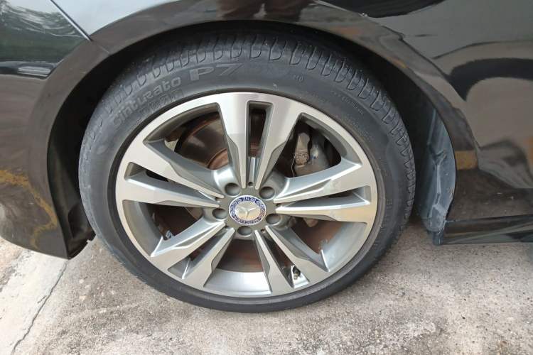 Used Mercedes-Benz E-Class 2014 Restyled E 300 L Sport Edition Left Front Wheel Hub