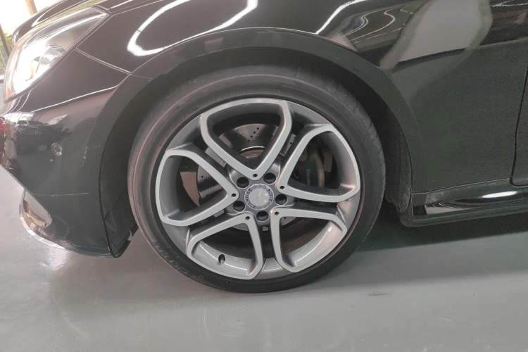 Used Mercedes-Benz E-Class 2014 E 200 Coupe Left Front Wheel Hub