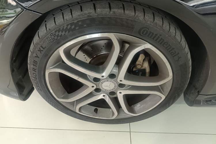 Used Mercedes-Benz E-Class 2014 E 200 Coupe Left Front Wheel Hub