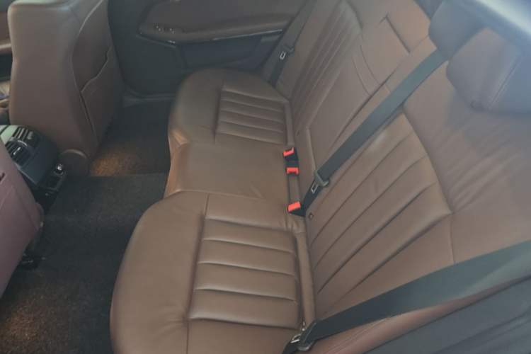 Used Mercedes-Benz E-Class 2014 Revised E 260 L Sport Luxury Edition Left Rear Seat