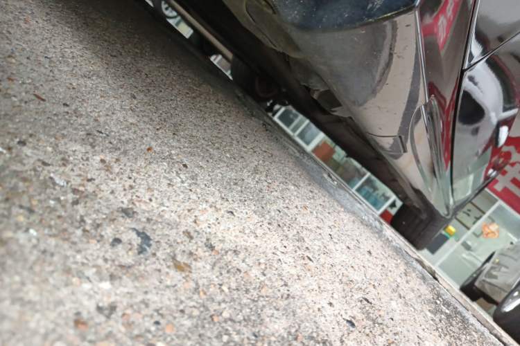 Used Mercedes-Benz E-Class 2014 Restyled E 300 L Sport Edition Left Side Sill