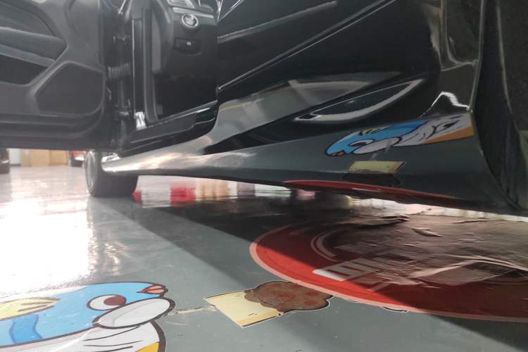 Used Mercedes-Benz E-Class 2014 E 200 Coupe Left Side Sill