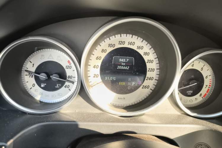Used Mercedes-Benz E-Class 2014 Restyled E 260 L Sport Edition Odometer Close Up