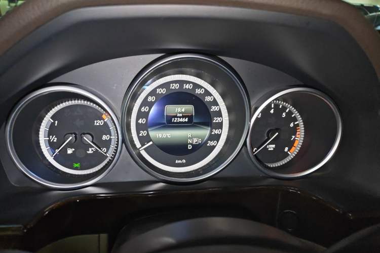 Used Mercedes-Benz E-Class 2014 E 260 L Luxury Model Odometer Close Up