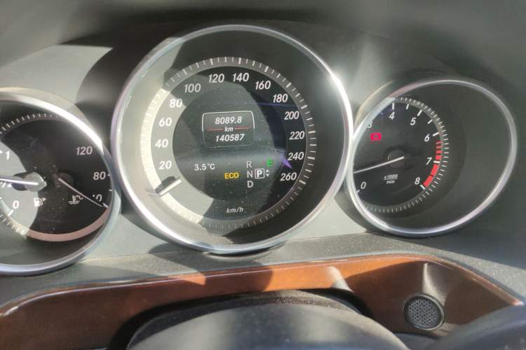 Used Mercedes-Benz E-Class 2014 E 260 L Luxury Model Odometer Close Up