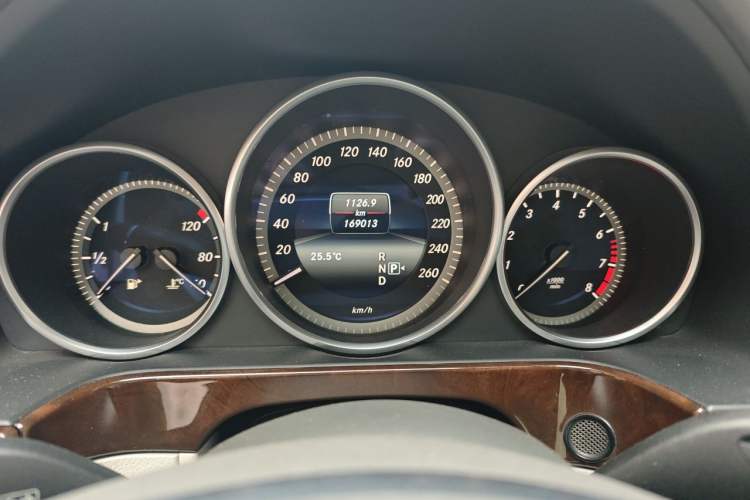 Used Mercedes-Benz E-Class 2014 E 260 L Luxury Model Odometer Close Up