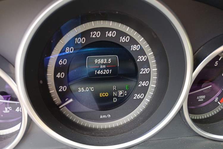 Used Mercedes-Benz E-Class 2014 E 260 L Odometer Close Up