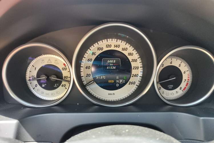 Used Mercedes-Benz E-Class 2014 E 200 Coupe Odometer Close Up