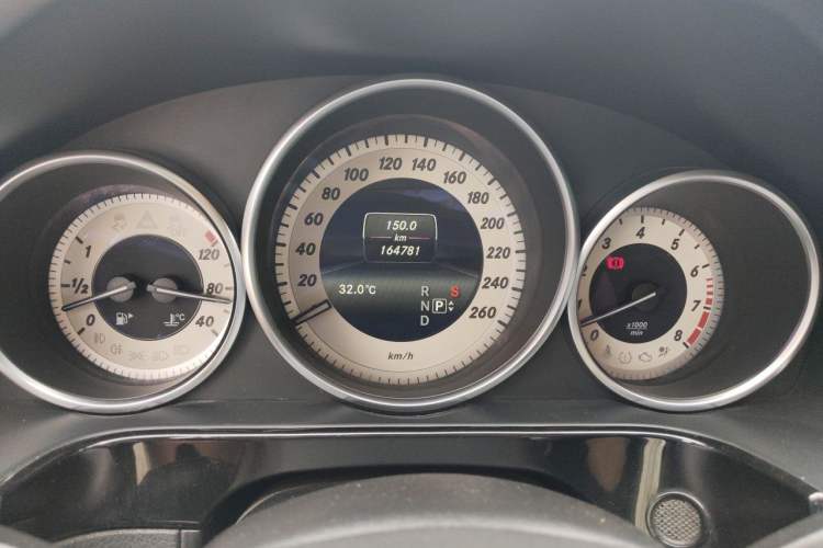 Used Mercedes-Benz E-Class 2014 Restyled E 300 L Sport Edition Odometer Close Up