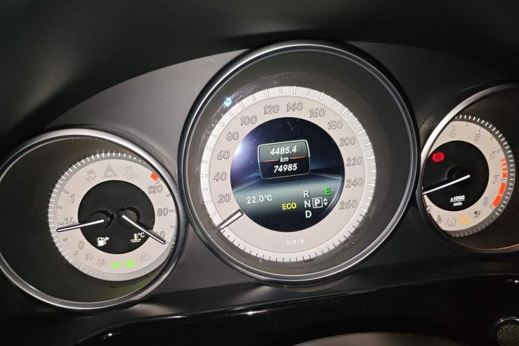 Used Mercedes-Benz E-Class 2014 Restyled E 260 L Sport Edition Odometer Close Up