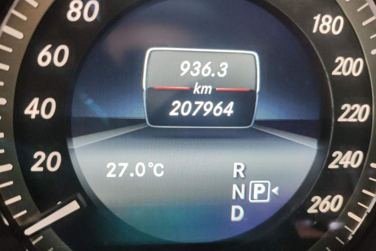 Used Mercedes-Benz E-Class 2014 E 260 L Luxury Model Odometer Close Up