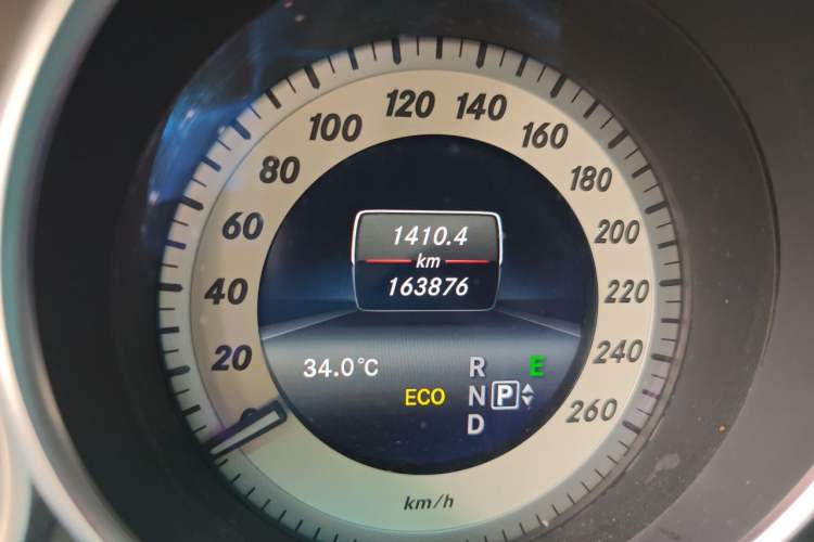 Used Mercedes-Benz E-Class 2014 E 200 Coupe Odometer Close Up