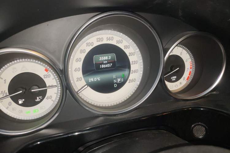 Used Mercedes-Benz E-Class 2014 E 300 L Sport Edition Odometer Close Up