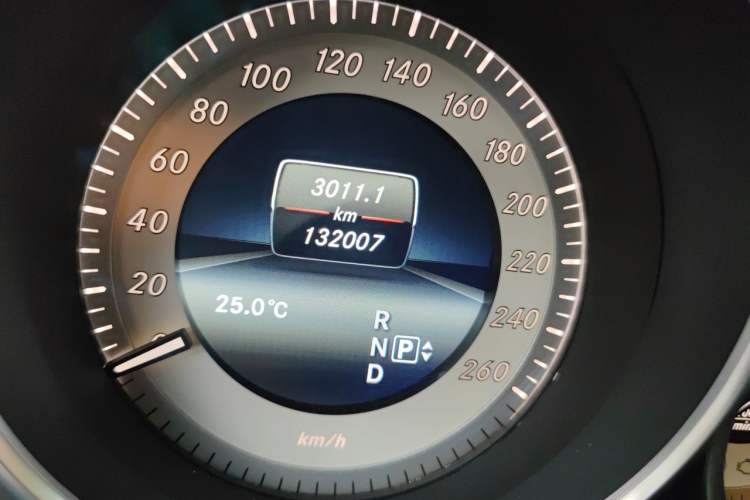 Used Mercedes-Benz E-Class 2014 Restyled E 260 L Sport Edition Odometer Close Up