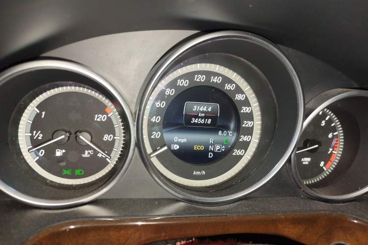Used Mercedes-Benz E-Class 2014 E 260 L Luxury Model Odometer Close Up