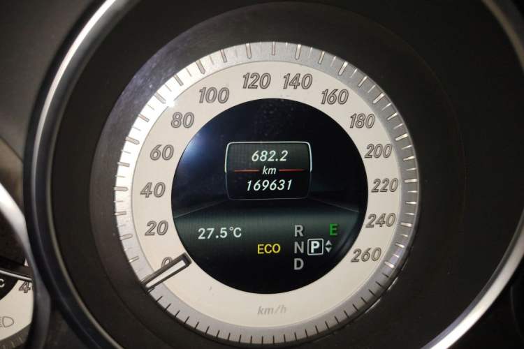 Used Mercedes-Benz E-Class 2014 E 260 L Sport Edition Odometer Close Up