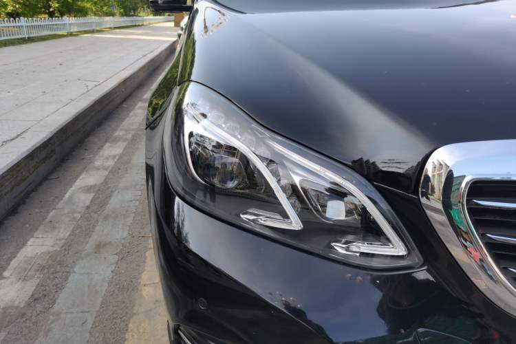 Used Mercedes-Benz E-Class 2014 E 300 L Right Front Headlight