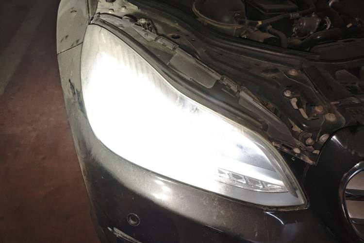 Used Mercedes-Benz E-Class 2014 Restyled E 260 L Sport Edition Right Front Headlight
