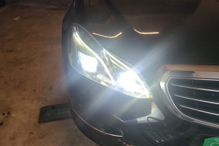 Used Mercedes-Benz E-Class 2014 E 400 L Hybrid Right Front Headlight