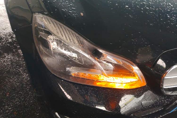 Used Mercedes-Benz E-Class 2014 E 300 L Sport Edition Right Front Headlight