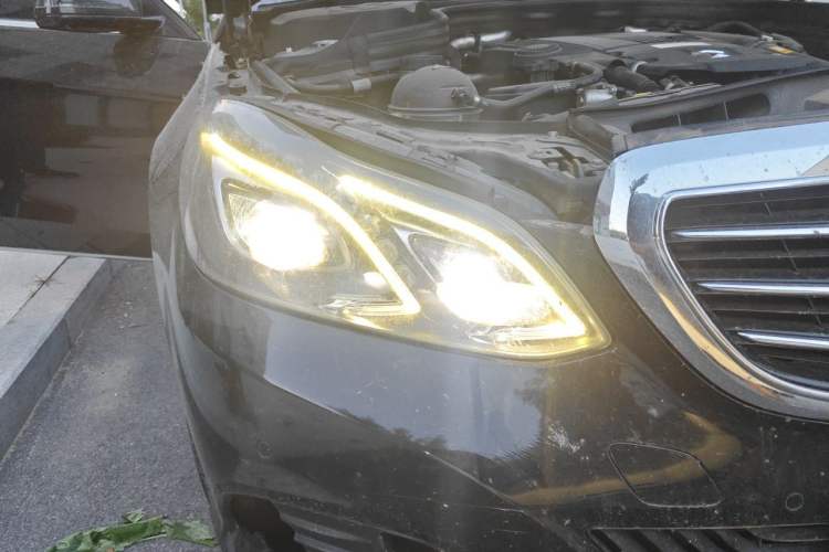 Used Mercedes-Benz E-Class 2014 Facelifted E 260 L Luxury Edition Right Front Headlight