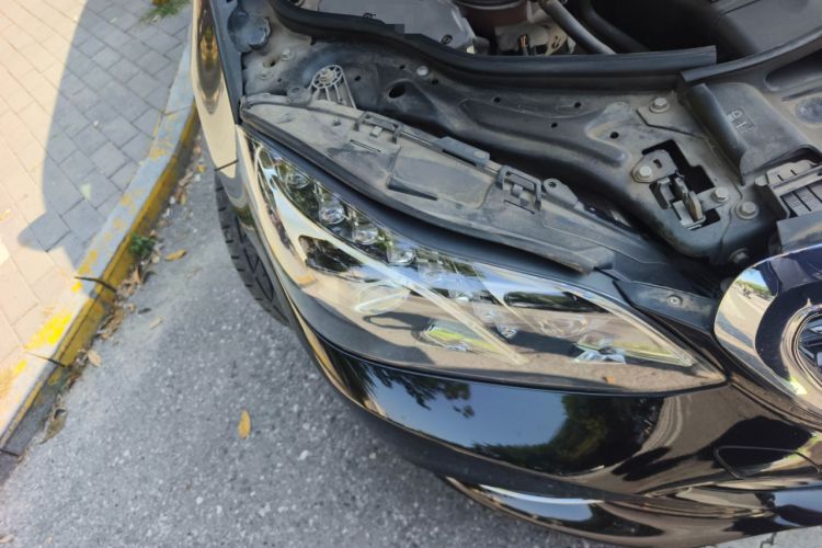 Used Mercedes-Benz E-Class 2014 E 400 L Hybrid Right Front Headlight