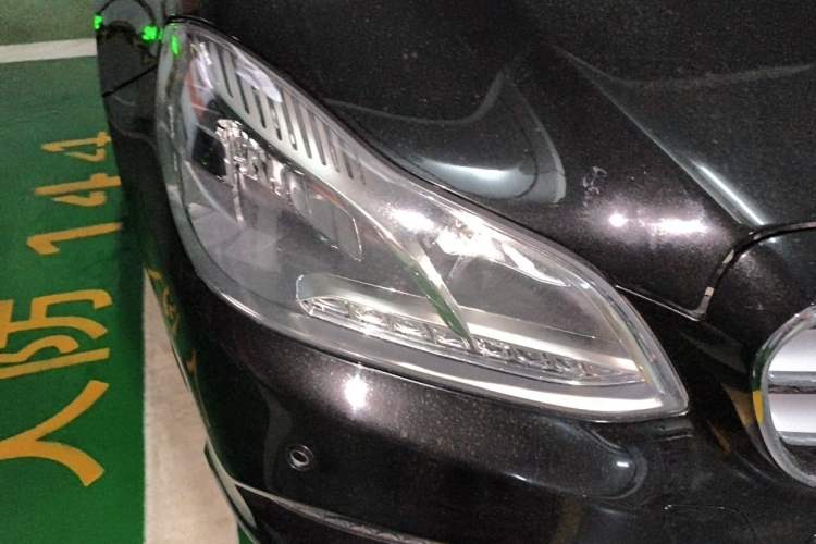 Used Mercedes-Benz E-Class 2014 Restyled E 260 L Sport Edition Right Front Headlight