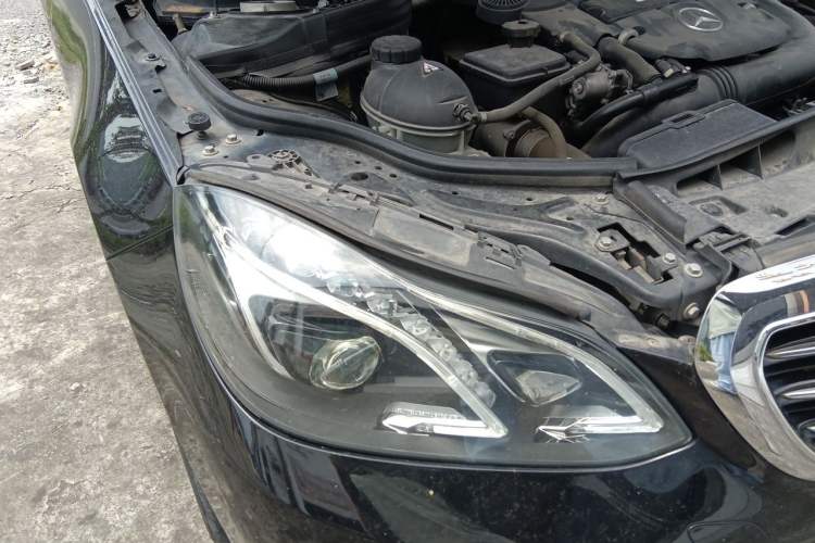Used Mercedes-Benz E-Class 2014 Facelifted E 260 L Luxury Edition Right Front Headlight