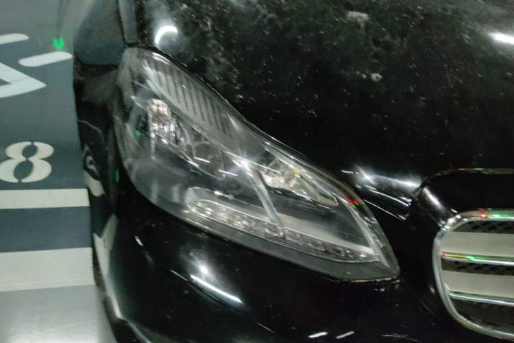 Used Mercedes-Benz E-Class 2014 E 260 L Sport Edition Right Front Headlight