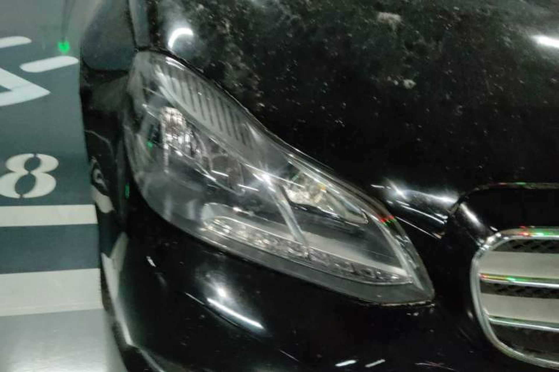Used Mercedes-Benz E-Class 2014 E 260 L Sport Edition Right Front Headlight