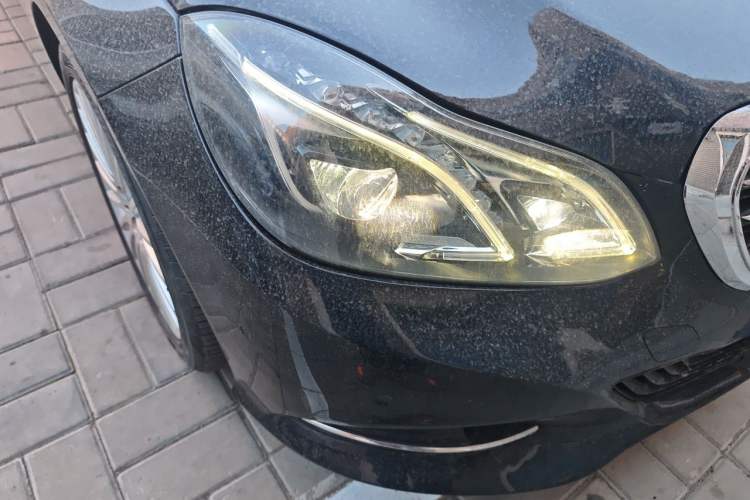 Used Mercedes-Benz E-Class 2014 E 260 L Right Front Headlight