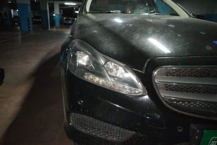 Used Mercedes-Benz E-Class 2014 E 260 L Sport Edition Right Front Headlight