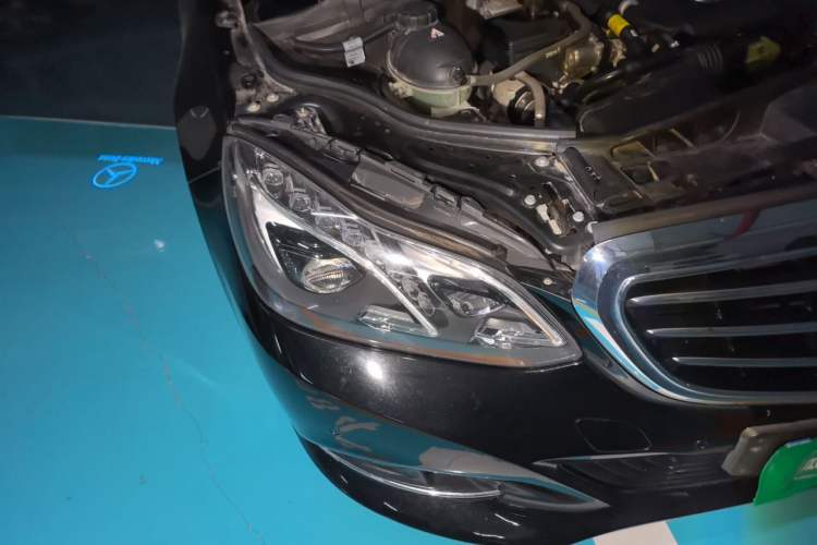 Used Mercedes-Benz E-Class 2014 Facelifted E 260 L Luxury Edition Right Front Headlight